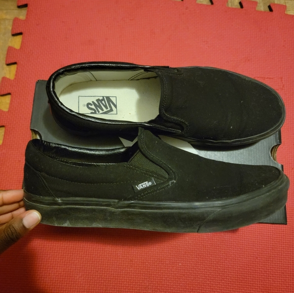 SOLD || Vans Unisex Classic Slip On Shoes - Picture 4 of 8